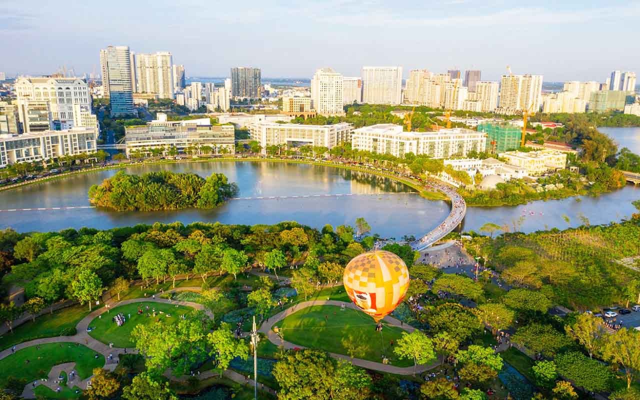 cong-vien-ho-ban-nguyet-1